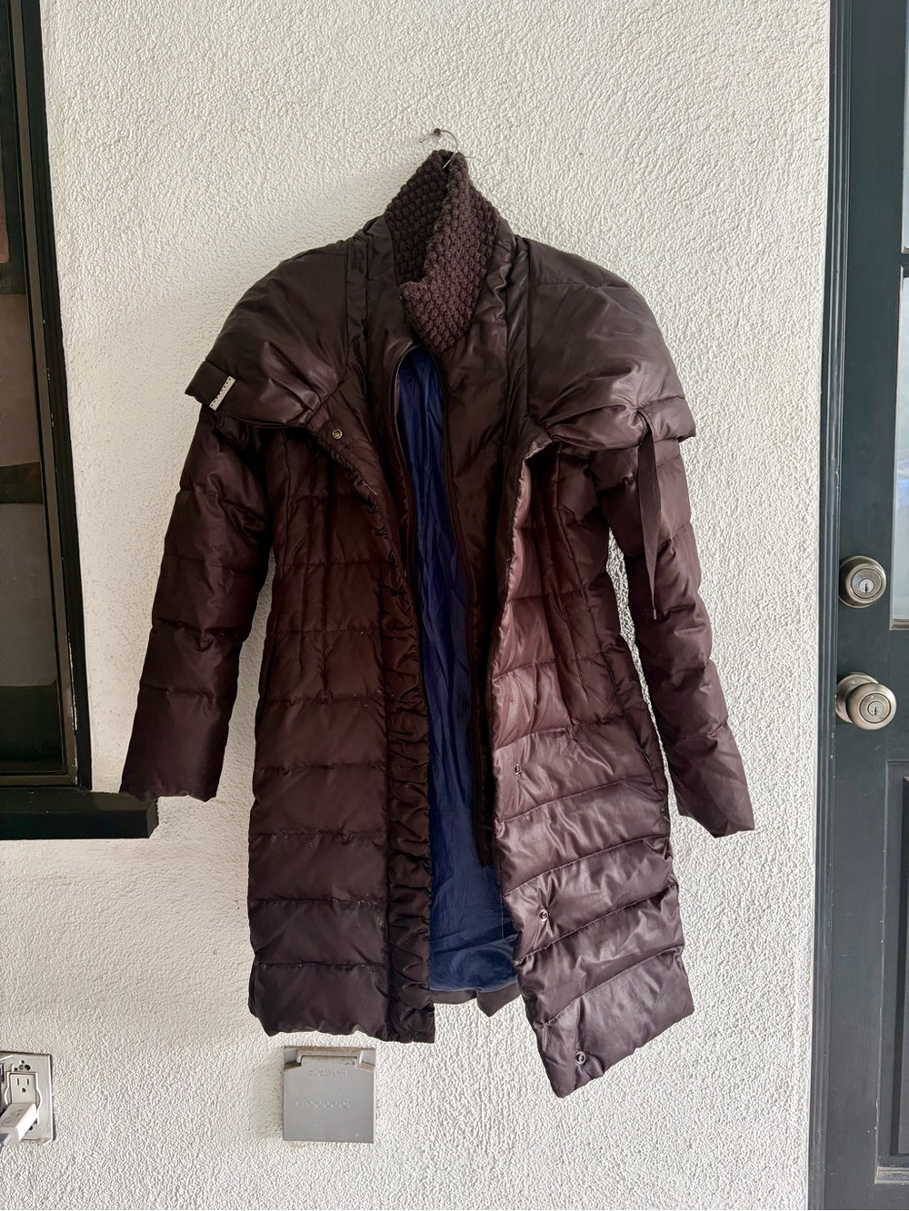 TAHARI Puffer Coat with Quilted Collar